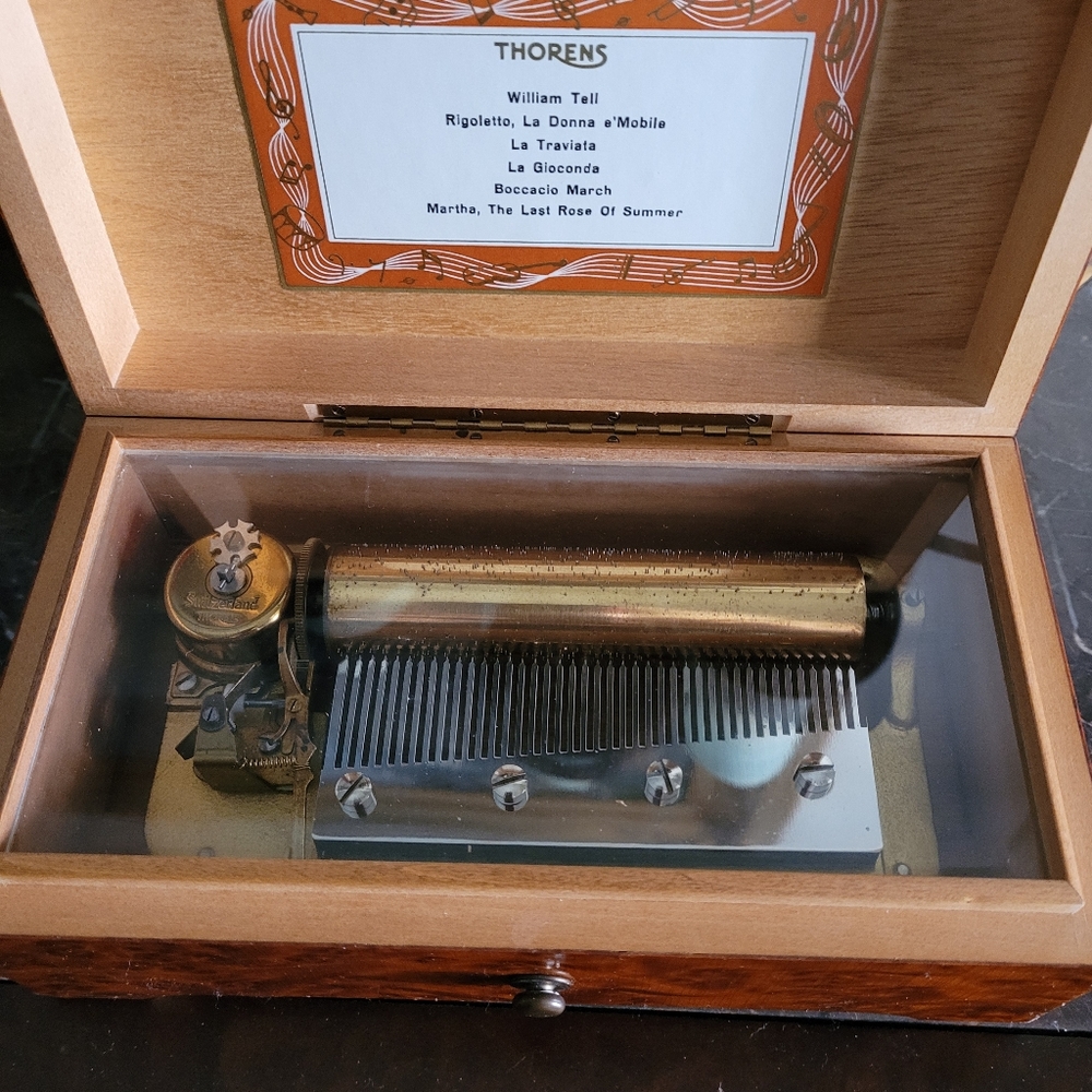 THORENS Swiss Music Box 6 Songs Vintage Burl Veneer Wood Case